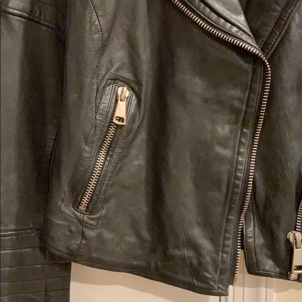 Leather jacket - Picture 2 of 6